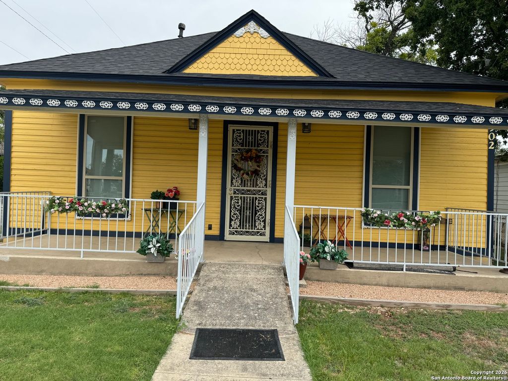 1902 Buena Vista, San Antonio, TX 78207