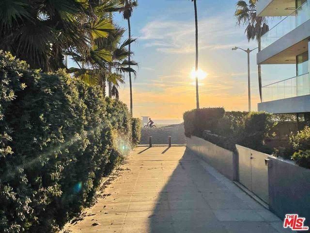 12 E 27th Avenue, Venice, CA 90291