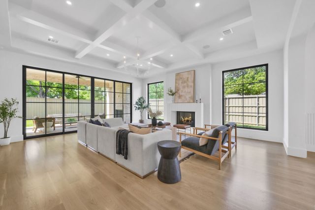 6835 Dalhart Lane, Dallas, TX 75214