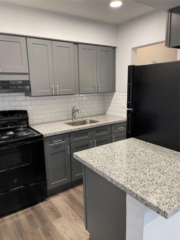 5631 NW 15th Street, Lauderhill, FL 33313