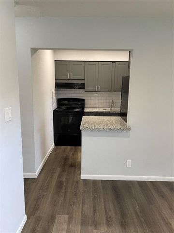 5631 NW 15th Street, Lauderhill, FL 33313