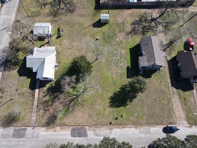 1026 15th St, Hempstead, TX 77445