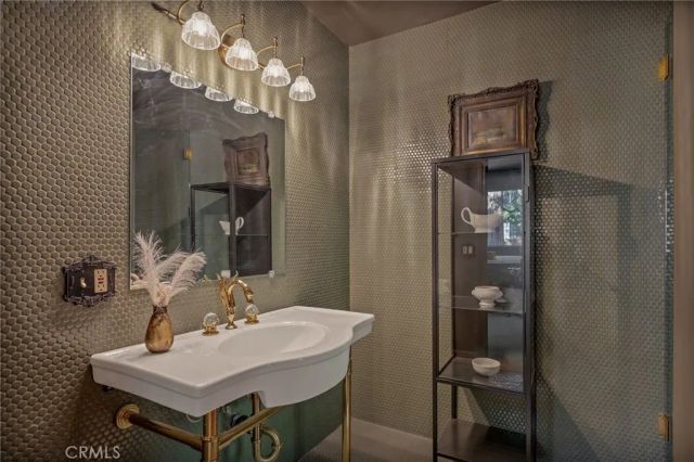 27538 W Shore Road, Lake Arrowhead, CA 92352