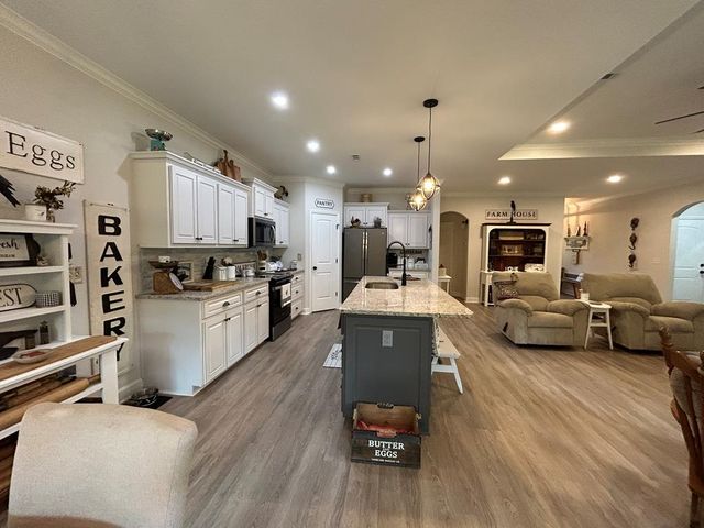 1052 Trawick, Dothan, AL 36305