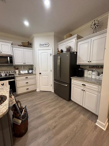 1052 Trawick, Dothan, AL 36305