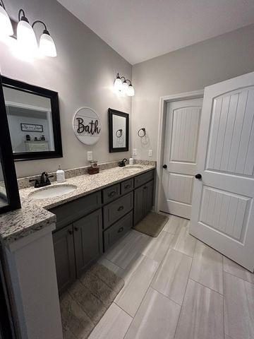 1052 Trawick, Dothan, AL 36305