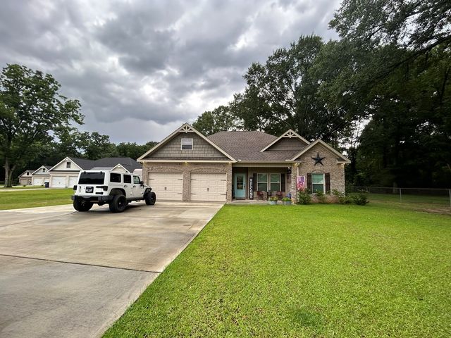 1052 Trawick, Dothan, AL 36305