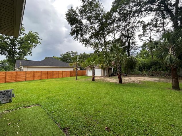 1052 Trawick, Dothan, AL 36305