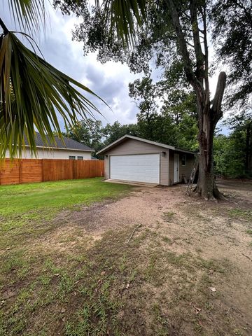 1052 Trawick, Dothan, AL 36305