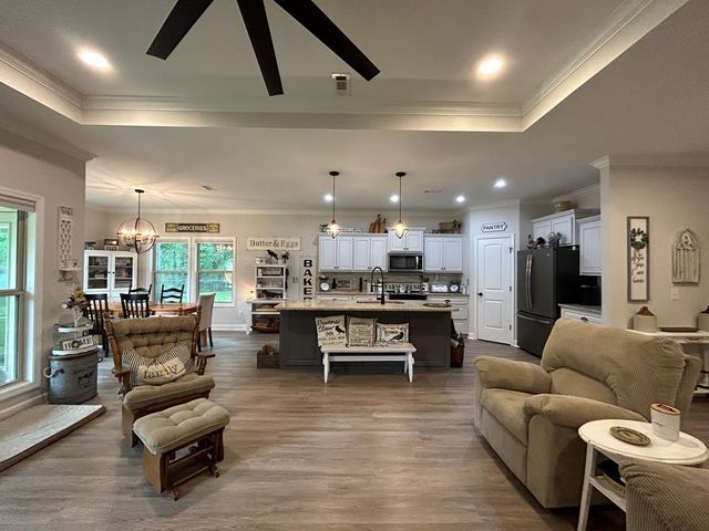1052 Trawick, Dothan, AL 36305