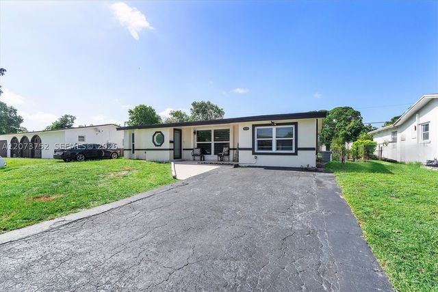 8544 Sheraton Dr, Miramar, FL 33025