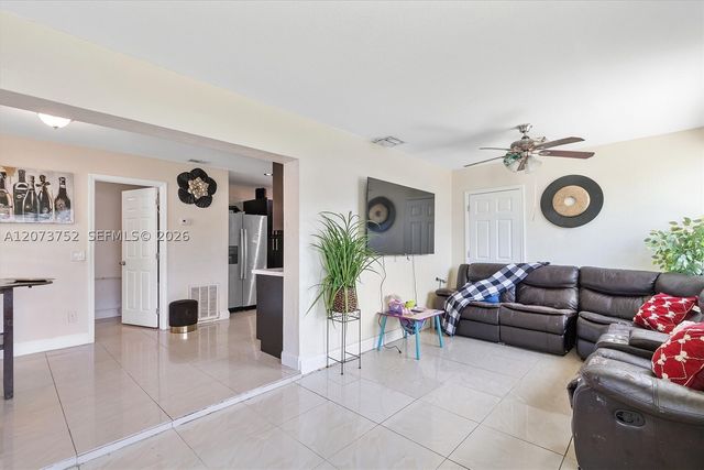 8544 Sheraton Dr, Miramar, FL 33025