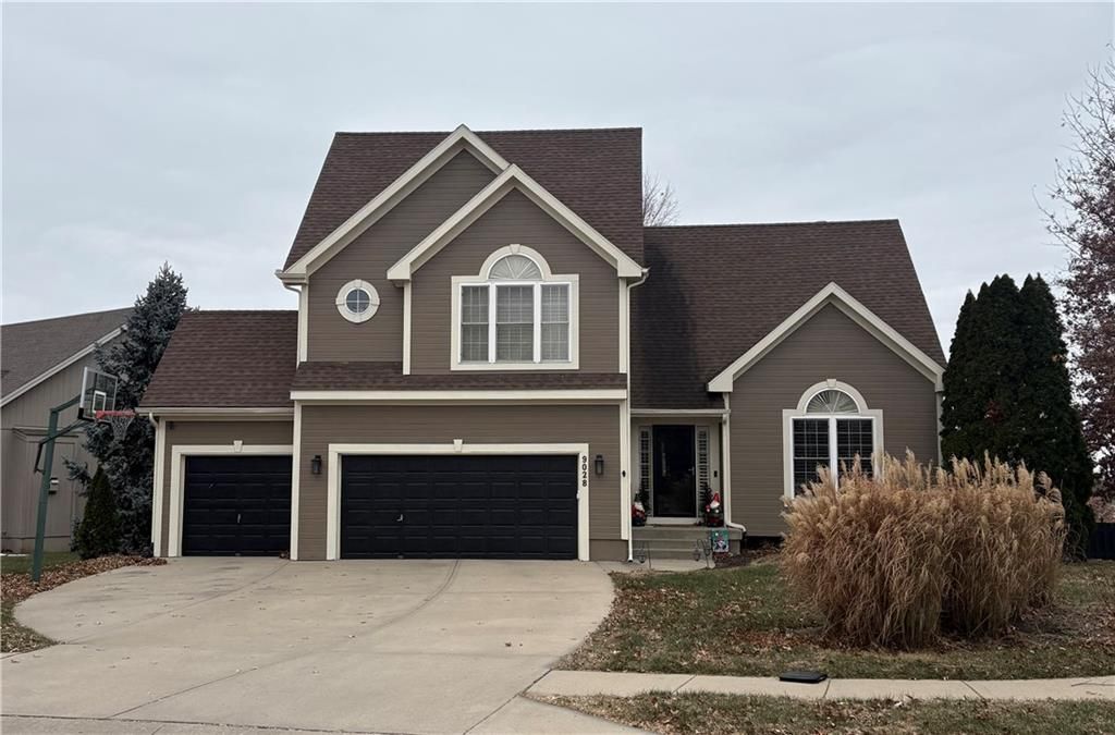 9028 N Walrond Avenue, Kansas City, MO 64155