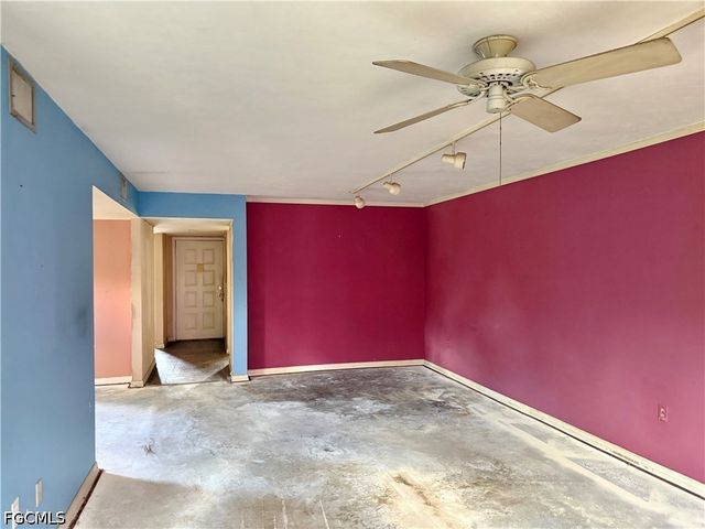 9305 Lake Park DR 104, Fort Myers, FL 33919