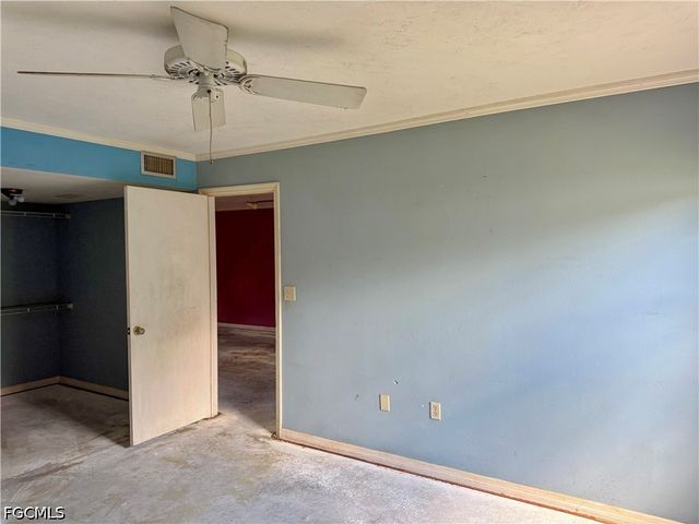 9305 Lake Park DR 104, Fort Myers, FL 33919