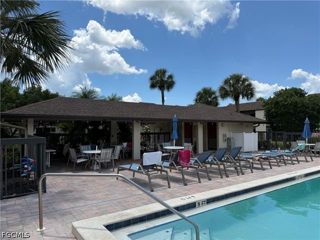 9305 Lake Park DR 104, Fort Myers, FL 33919