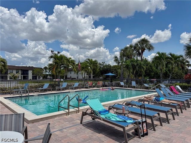 9305 Lake Park DR 104, Fort Myers, FL 33919