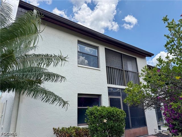 9305 Lake Park DR 104, Fort Myers, FL 33919