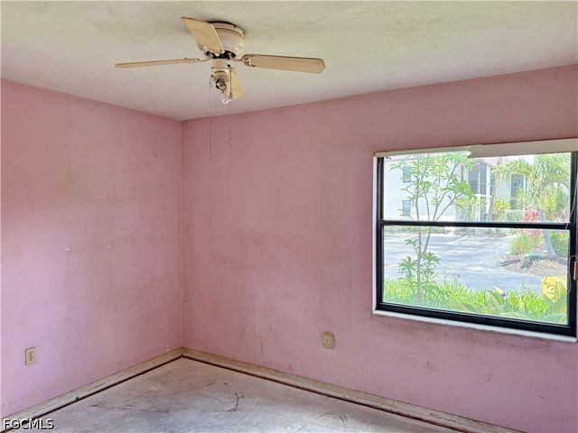 9305 Lake Park DR 104, Fort Myers, FL 33919