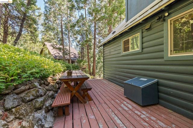 20796 Lama Teumete Rd, Mi Wuk Village, CA 95346