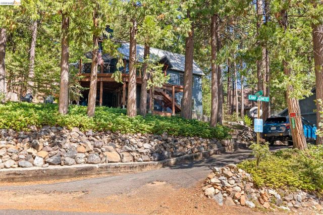 20796 Lama Teumete Rd, Mi Wuk Village, CA 95346