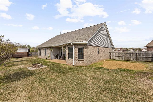 95 STRAWBERRY FIELD CV, Oakland, TN 38060