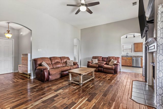 95 STRAWBERRY FIELD CV, Oakland, TN 38060