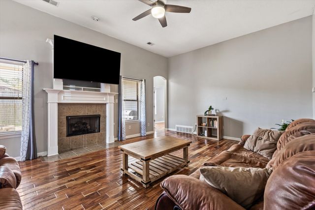 95 STRAWBERRY FIELD CV, Oakland, TN 38060