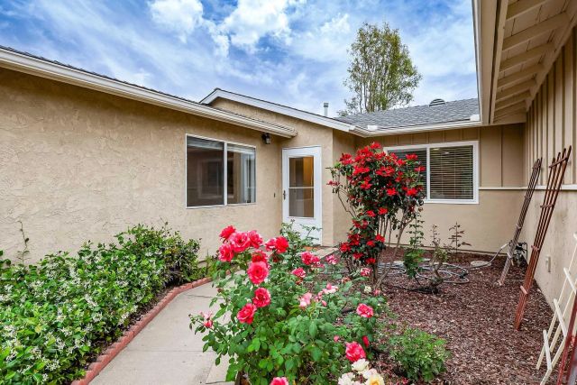 9483 Lake Canyon Rd, Santee, CA 92071
