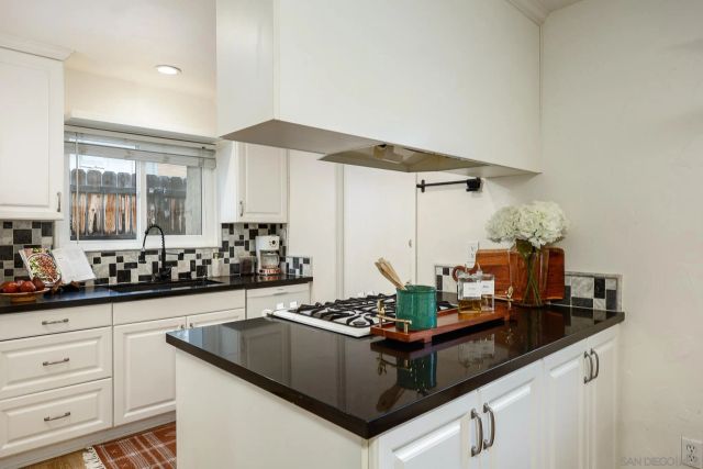 9483 Lake Canyon Rd, Santee, CA 92071