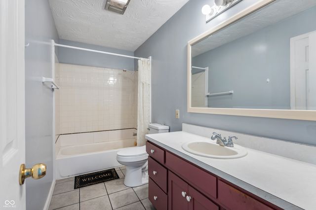 4832 E 200 N, Anderson, IN 46012