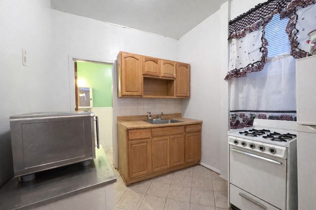 8 W 119th St Apt 12A, New York City, NY 10026