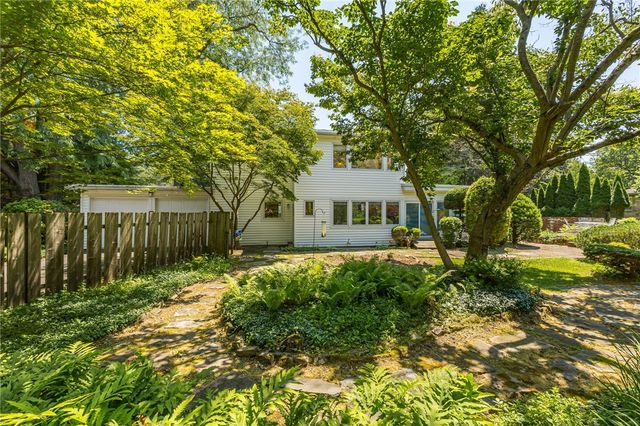 291 Weymouth Drive, Brighton, NY 14625