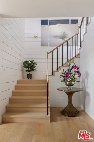 16101 Royal Mount Drive, Encino (los Angeles), CA 91436