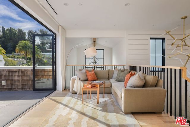 16101 Royal Mount Drive, Encino (los Angeles), CA 91436