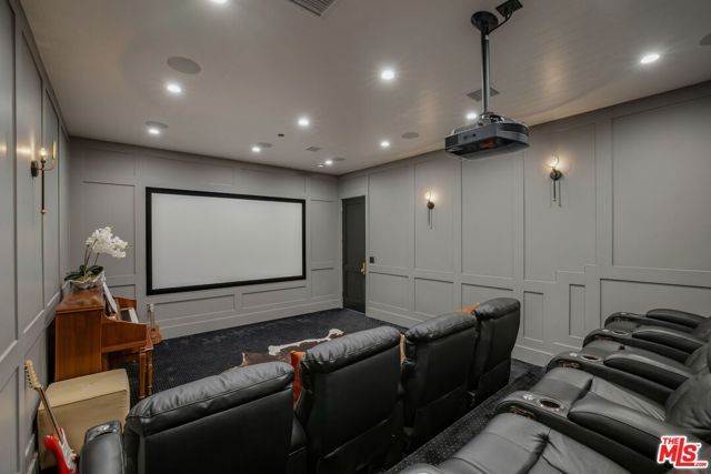 16101 Royal Mount Drive, Encino (los Angeles), CA 91436