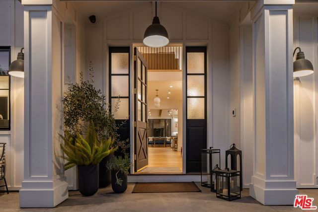 16101 Royal Mount Drive, Encino (los Angeles), CA 91436