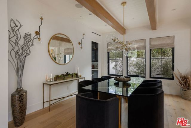 16101 Royal Mount Drive, Encino (los Angeles), CA 91436