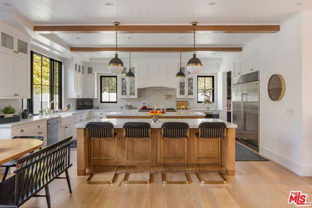 16101 Royal Mount Drive, Encino (los Angeles), CA 91436