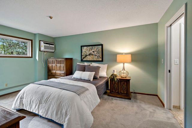12600 Parkwood Drive 316, Burnsville, MN 55337