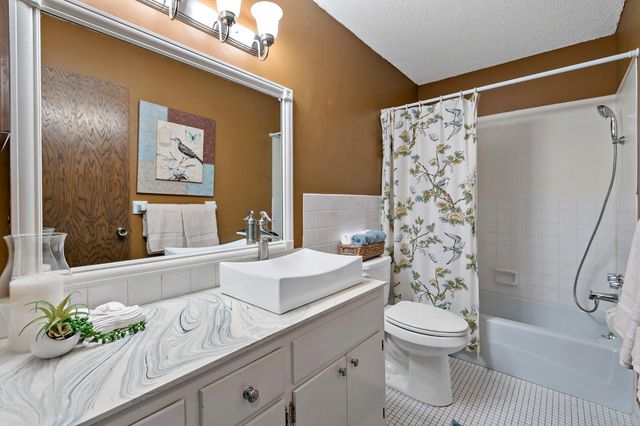 12600 Parkwood Drive 316, Burnsville, MN 55337