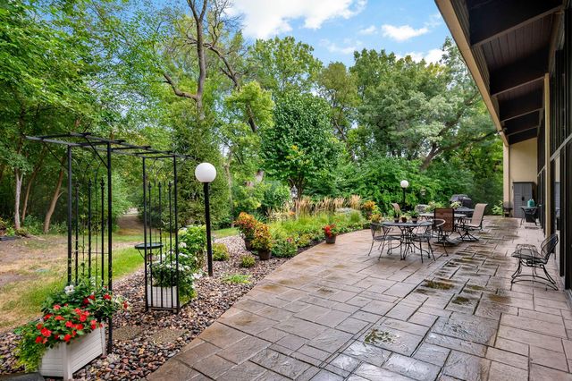 12600 Parkwood Drive 316, Burnsville, MN 55337