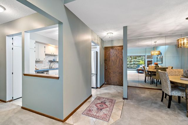 12600 Parkwood Drive 316, Burnsville, MN 55337