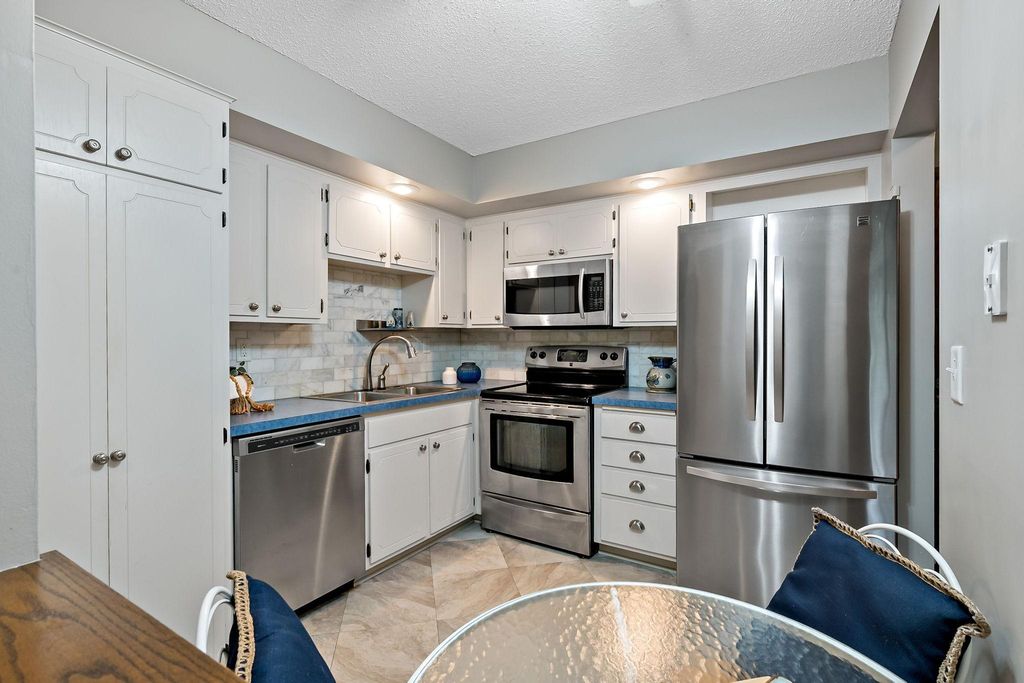 12600 Parkwood Drive 316, Burnsville, MN 55337 — photo 4