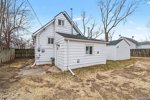 12479 Sidonie Avenue, Warren, MI 48089