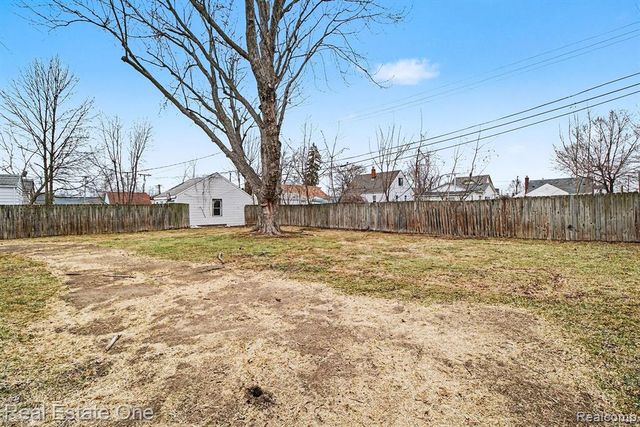 12479 Sidonie Avenue, Warren, MI 48089