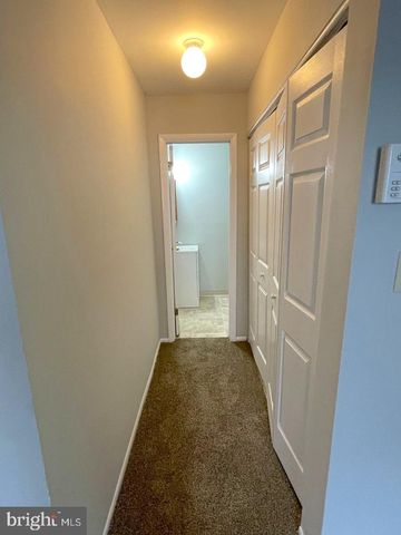 9 WELLINGTON DR, Newark, DE 19702