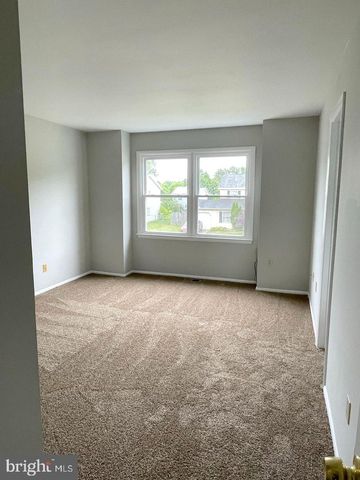 9 WELLINGTON DR, Newark, DE 19702