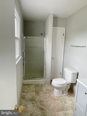 9 WELLINGTON DR, Newark, DE 19702