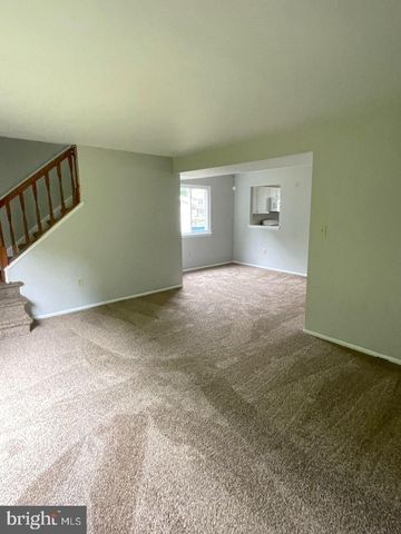 9 WELLINGTON DR, Newark, DE 19702